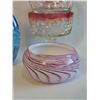 Image 5 : Vintage Glassware and Ceramic Figurine Collection (7 Pieces)