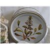 Image 6 : Grannycore Lot With Milk Glass Vases, Swan, Buttons, and Floral Tin