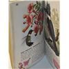 Image 6 : Bird Display Dome with Ceramic Chickadee and Golden Guide Book
