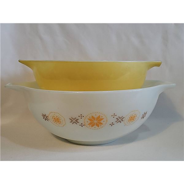 Pyrex Cinderella Mixing Bowls, Set of 2 | "Town and Country Design "