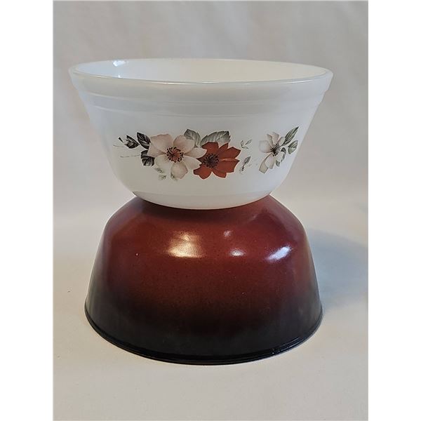 DIABLO HOMBRE Anchor Hocking Fire-King Mixing Bowl and Federal Glass Autumn Flower Bowl