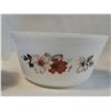 Image 3 : DIABLO HOMBRE Anchor Hocking Fire-King Mixing Bowl and Federal Glass Autumn Flower Bowl