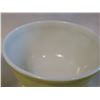 Image 6 : 2 Pyrex Mixing Bowls, Patterned and Solid Green