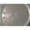 Image 8 : 2 Pyrex Mixing Bowls, Patterned and Solid Green
