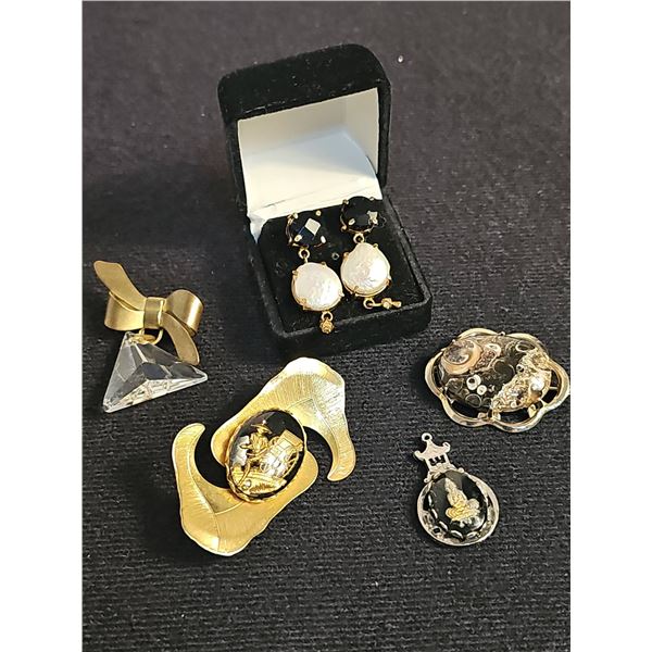 FRESH WATER PERAL Costume Brooches and Earrings Lot