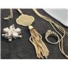 Image 6 : Elegant Jewellery Group with Necklace, Ring, Brooch, and Porcelain Dish
