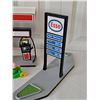 Image 5 : Chilldhood Collectible Vintage Esso Toy Gas Station Set 