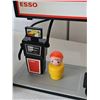 Image 7 : Chilldhood Collectible Vintage Esso Toy Gas Station Set 