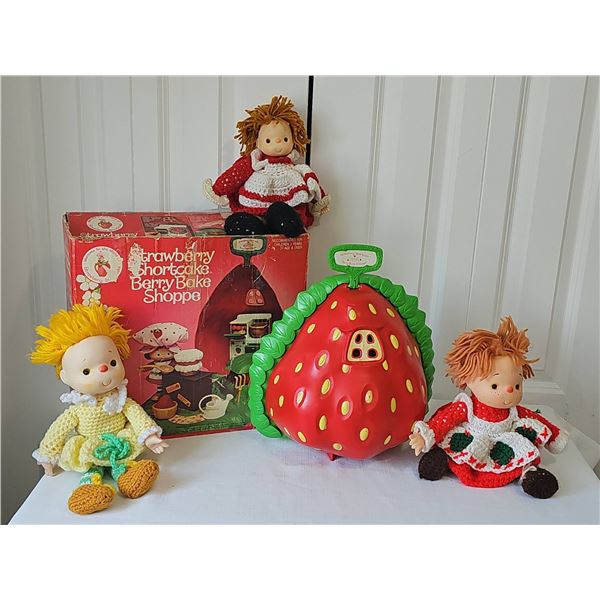 Vintage 90s Strawberry Shortcake Berry Bake Shoppe Playset With Dolls