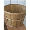 Image 3 : Vintage Apple Baskets and Wooden Junior B.C. Apple Crate 1/2 Bushell
