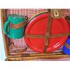 Image 4 : Wicker Picnic Basket With Plastic Tableware for Four