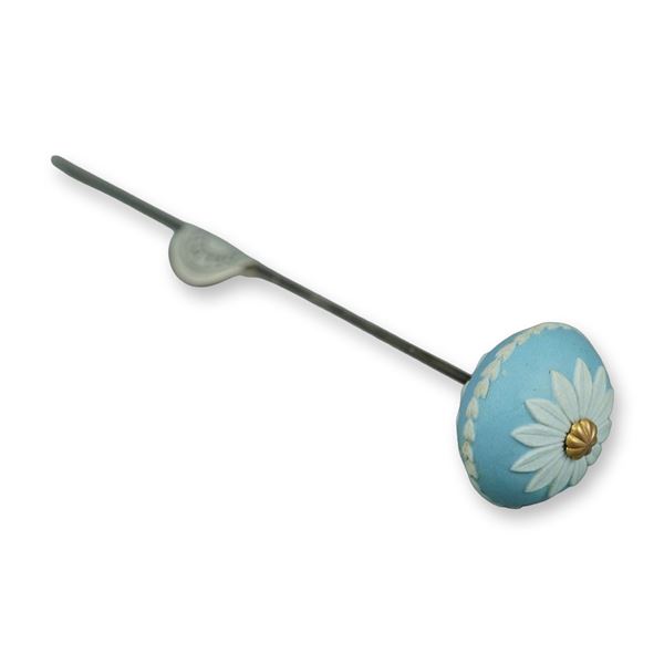 Wedgwood Blue and White Jasperware Daisy Floral Hat Pin
