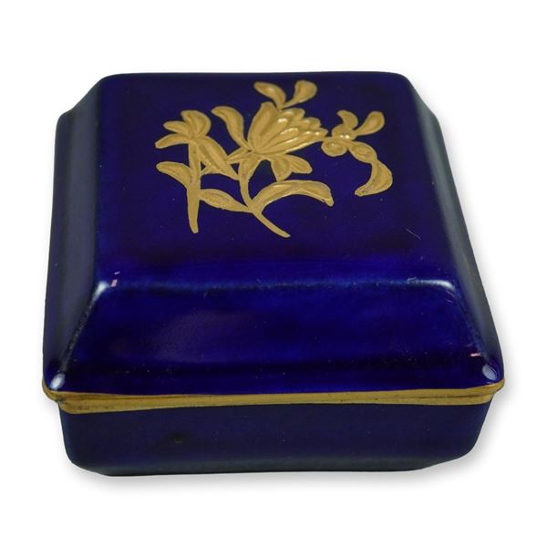 Wedgwood Cobalt Blue Porcelain Trinket Box with Gilt Floral Decoration