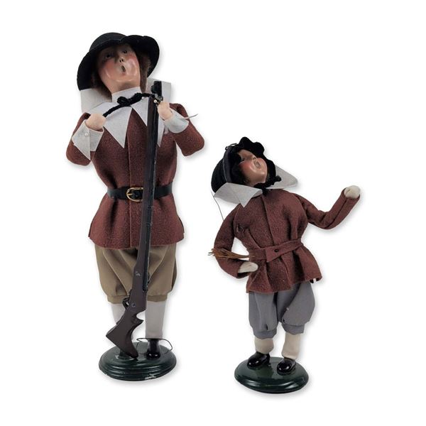 2pc Byers' Choice Pilgrim Caroler Figurines