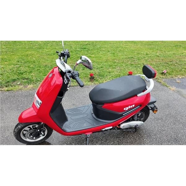 NEW 2025 GIO ELECTRIC SCOOTER (Red)