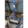 Image 1 : Crain Vinyl Roller Tool w/Case