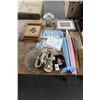 Image 1 : Oriental Umbrellas, Sandals, Photo Frames, Shower Basket