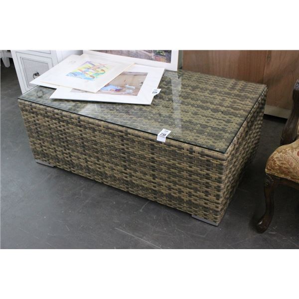 Wicker Style w/Glasstop  30"  X  40"  Coffee Table