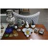 Image 1 : Stein, Gnomes, Pheasant Dishes, Ornate Vase, Décor