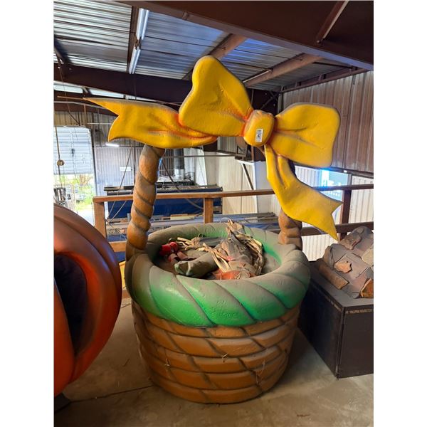 6'  Foam Cut Basket w/Bow