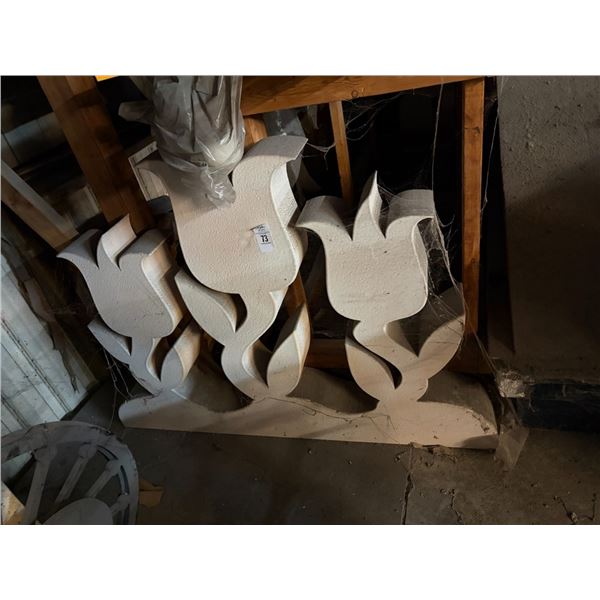 Foam Cut Tulips, Contents of Bench