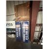 Image 1 : Signs, Accessories in Corner