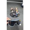 Image 2 : Sunglasses Including Pugs Brand