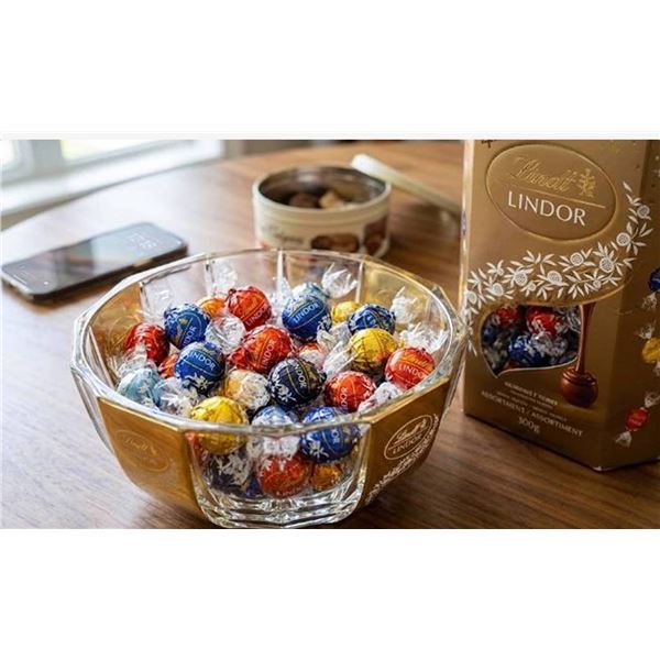 Lindt Lindor Assorted Chocolates 900g