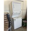 Image 7 : GE Laundry Center Washer and Dryer