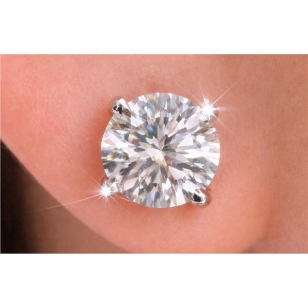$2100, 10k(0.8g), lab diamond (1.4ct)earring, appraised value $2100