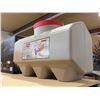 Image 5 : OverEZ Indoor & Outdoor Chicken Feeder