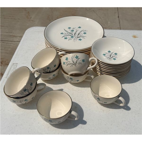 VINTAGE DINNERWARE SET IS THE HAMPTON "CORNFLOWER" PATTERN BY THE SCIO-OHIO POTTERY COMPANY