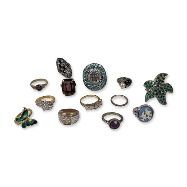 An Assortment of Thirteen Fashion Rings