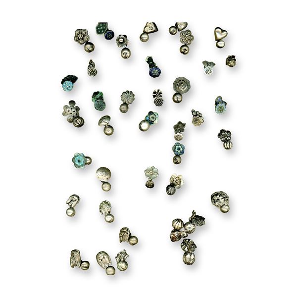 A CARD OF DIVISION ONE CHINESE METAL BUTTONS