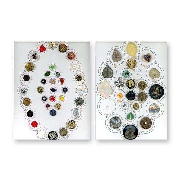 2 CARDS OF DIVISION 1 AND 3 ASSORTED LEAVES BUTTONS