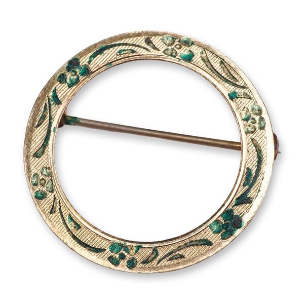Winard 12K Gold Filled Engraved Floral Circle Brooch