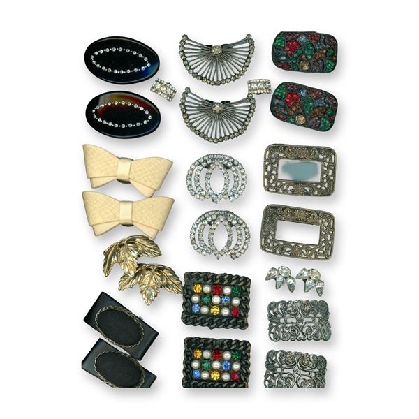 A CARD OF ASSORTED SHOE BUCKLES