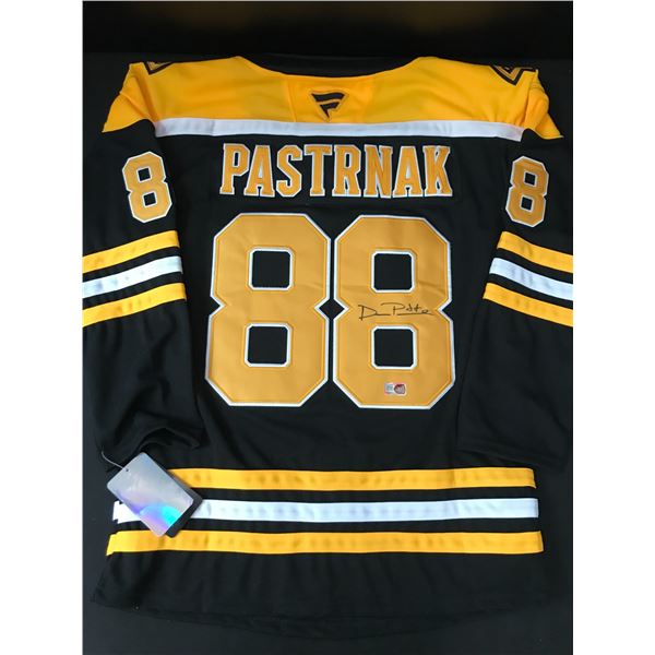 DAVID PASTRNAK SIGNED BOSTON BRUINS CUSTOM HOCKEY JERSEY - ELITE COA