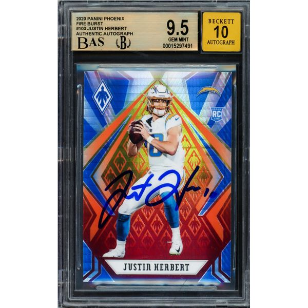 2020 PANINI PHOENIX FIRE BURST JUSTIN HERBERT SIGNED TRADING CARD - BECKETT GRADE 9.5/10