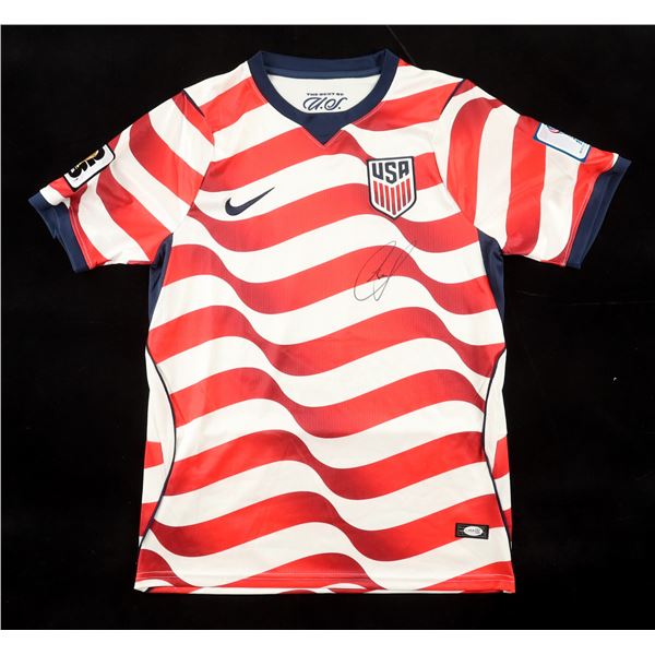 CHRISTIAN PULISIC SIGNED USA SOCCER JERSEY (BECKETT COA)