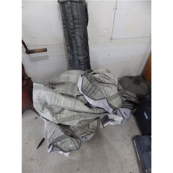shade tent , Not sure of size Or if all the parts are there