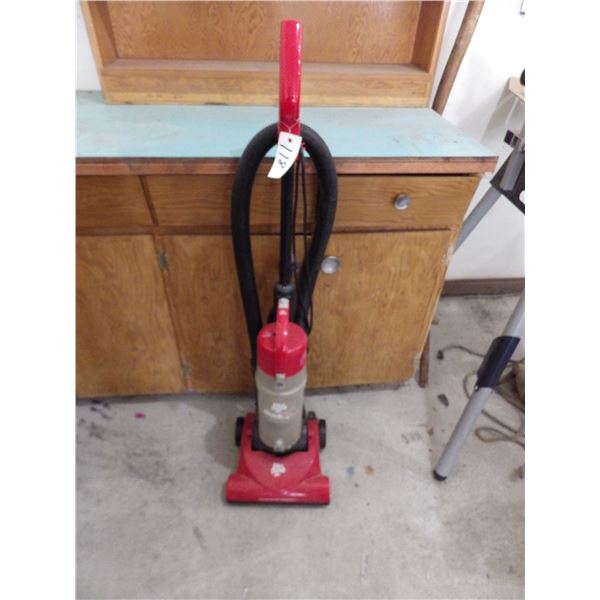 dirt devil quick light cyclonic upright vacuum