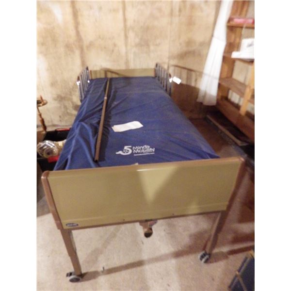 invacare electric medical bed with 5 minds mobility mattress - consignor says mattress never used