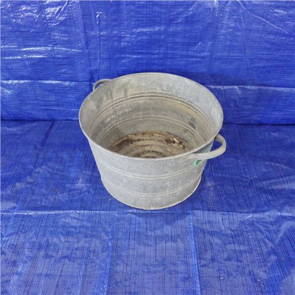 vintage round galvanized wash tub