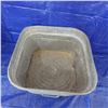 Image 4 : vintage square galvanized wash tub