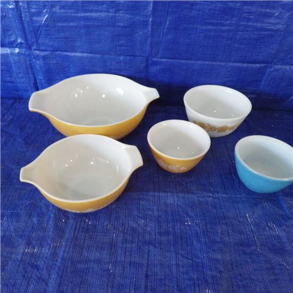 vintage glass mixing bowls