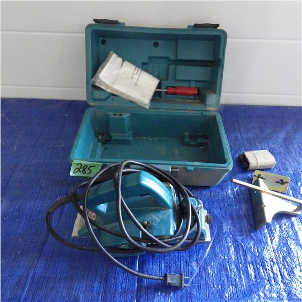 makita power planner Model 1900 B