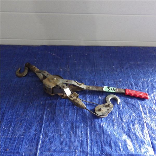 Hand operated cable come along