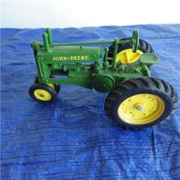 John Deere die cast ertel tractor