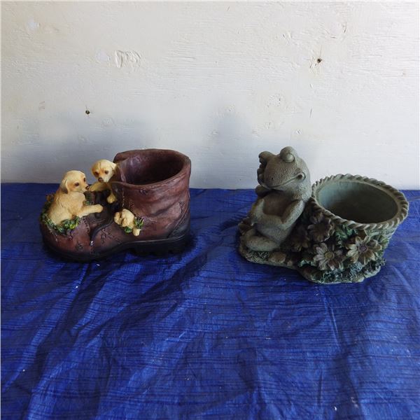 Decorative garden flower pot holders 1 damaged